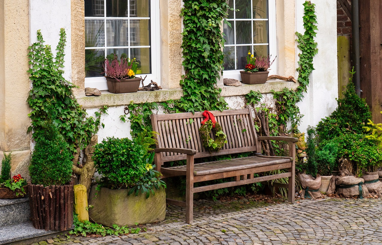 bench, facade, garden-6919896.jpg